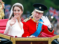 Кейт Миддлтон и принц Уильям празднуют 15-летие брака: новое фото пары с детьми