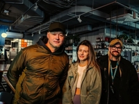 Хлывнюк представил клип на "личную" песню с девушкой в ночном ресторане