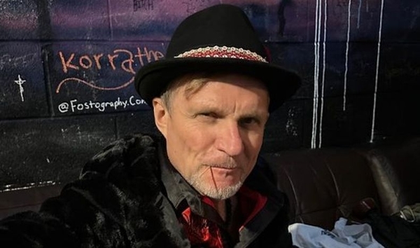 Олег Скрипка показал свою маму и сделал ей приятный сюрприз