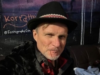 Олег Скрипка показал свою маму и сделал ей приятный сюрприз