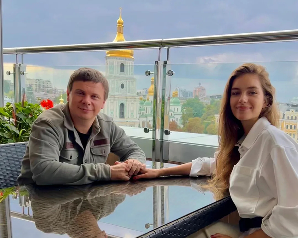 Холоденко публично назвала брак Комарова с Кучеренко «постановкой»