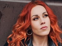 Елена Тополя вышла на связь с фанами после ДТП