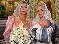 Гросу показала первые фото из крестин сына на Троицу