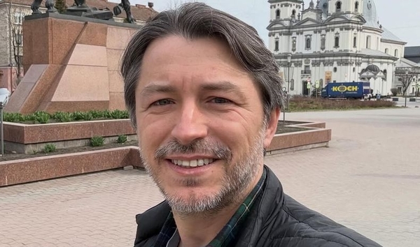 Притула в свое 45-летие показал редкое фото со всеми детьми