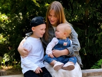 Анна Кошмал поздравила сына с 8-летием и поделилась редкими фото