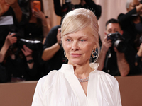 Памела Андерсон показала, как отметила 59-летие на побережье Франции