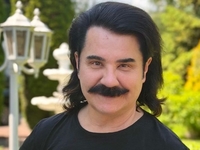 Зибров показал редкие фото с братом и поздравил его с днем рождения