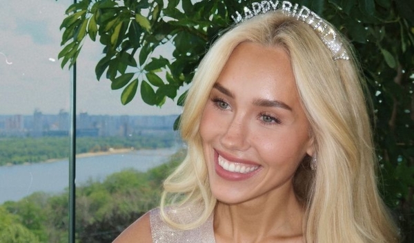 Море цветов и 2 кг раков: Даша Квиткова показала, как отпраздновала 28-летие