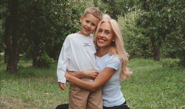 Квиткова устроила семейную фотосессию с Бражко в день 5-летия сына