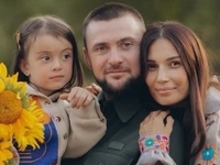 Жена рэпера Yarmak показала их свадебные фото по случаю 10-летия брака