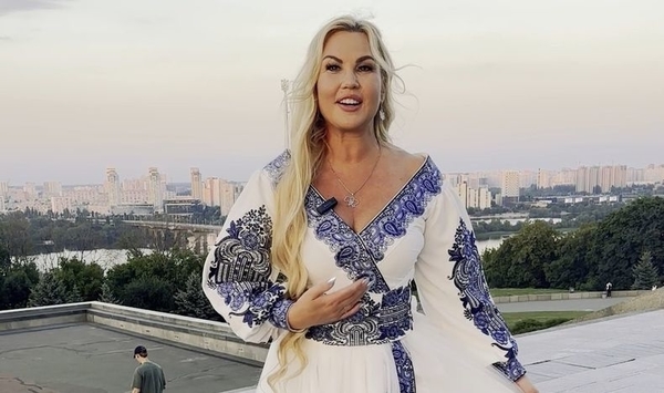 Камалия сбежала из больницы на концерт, несмотря на угрозу тяжелой операции