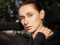 Tayanna влаштувала фотополіт над пірсом із голою спиною