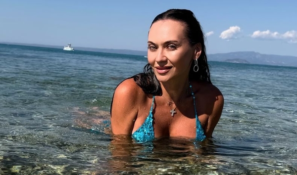 Саліванчук показала всі купальники, які взяла на відпочинок у Греції