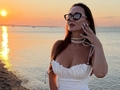 Анна Саливанчук показала, как впервые в жизни занималась серфингом