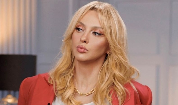 Полякова раскрыла имя экс-любимого, избивавшего и преследовавшего ее в 16 лет