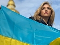 Голливудская звезда Кэтрин Винник посетила в Киеве свадьбу украинского военного