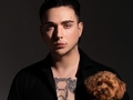 Melovin снялся полностью обнаженным в музыкальной студии