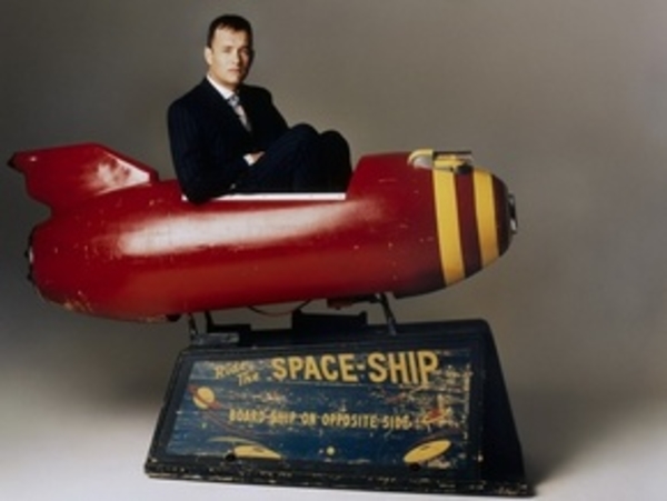 Том Хэнкс отправится на Луну