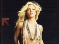 Бритни Спирс немного разделась