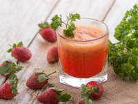 Коктейль ананасово-клубничный