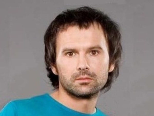 Святослав Вакарчук защитил кандидатскую по физике