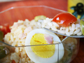 Рисовый салат с овощами и яйцом