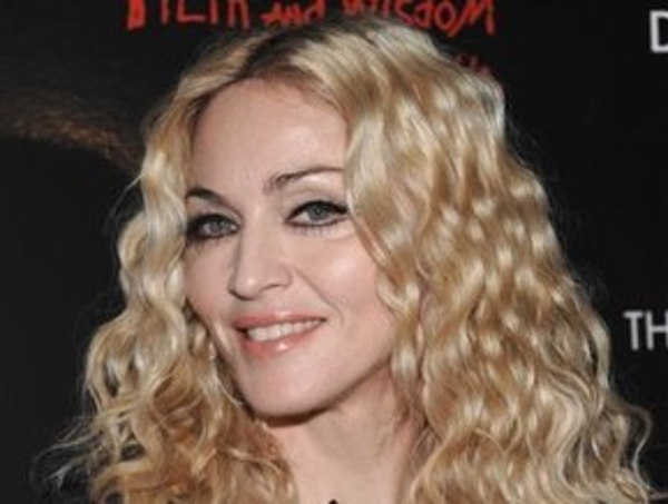 Об усыновлении Мадонной ребенка из Малави поставили спектакль