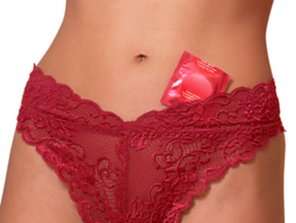 Он и презерватив