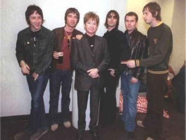 Вокалист Oasis признал группу несуществующей
