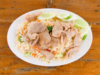 Жареный рис со свининой