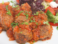 Тефтели в томатном соусе с мятой