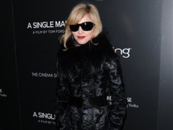 Мадонна выбирает черный цвет