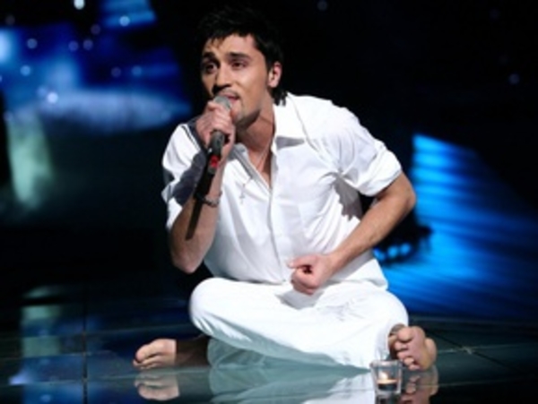 Дима Билан поет на разогреве