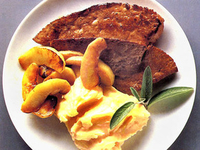 Телячья печень с яблоками