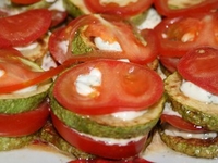 Кабачки с помидорами и сыром