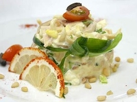 Салат из кальмаров с кукурузой