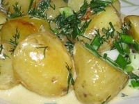 Молодой картофель с укропом