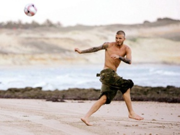 Дэвид Бэкхем серьезно травмировался во время футбольного матча