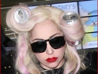 Lady GaGa - ходячая реклама Coca-Cola