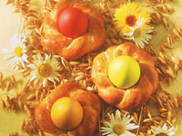 "Гнездышки" с пасхальными яйцами