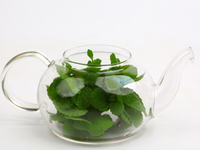 Зеленый чай полезнее пить с сахаром