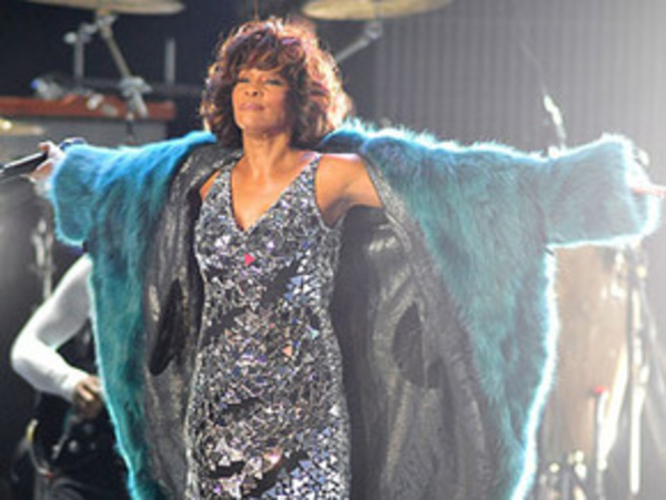 Уитни Хьюстон госпитализирована в Париже с неизвестной инфекцией