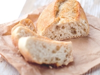 Не спешите выбрасывать черствый хлеб