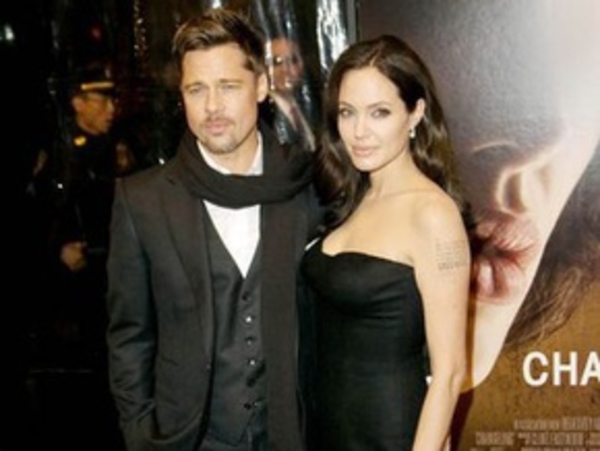 Брэд Питт и Анджелина Джоли сыграют скромную свадьбу