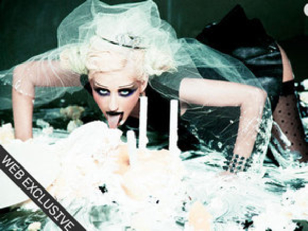 Демоническая Кристина Агилера в журнале Out