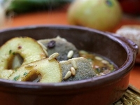 Треска с яблоками