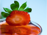 Клубничный компот с ванилью