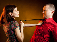 Секс-игра «Переодевание наоборот»