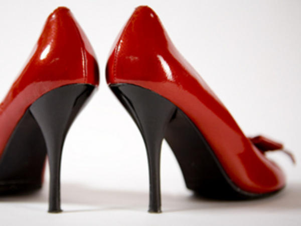 Туфли на высоком каблуке вредят сухожилиям