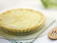 Тарт с кокосовым кремом и грушей